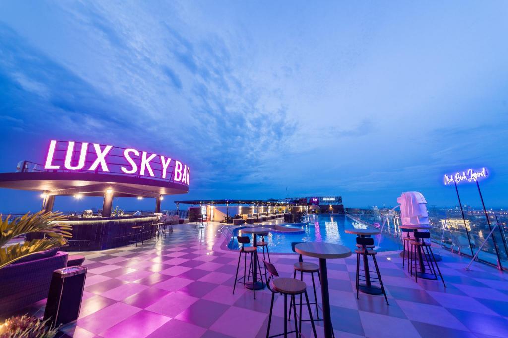 Lux Sky Bar